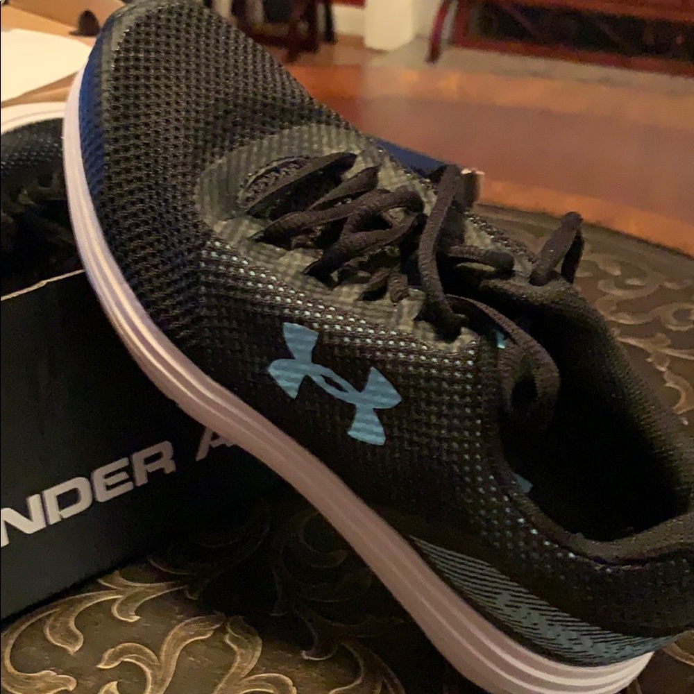 Under armor tennis shoes